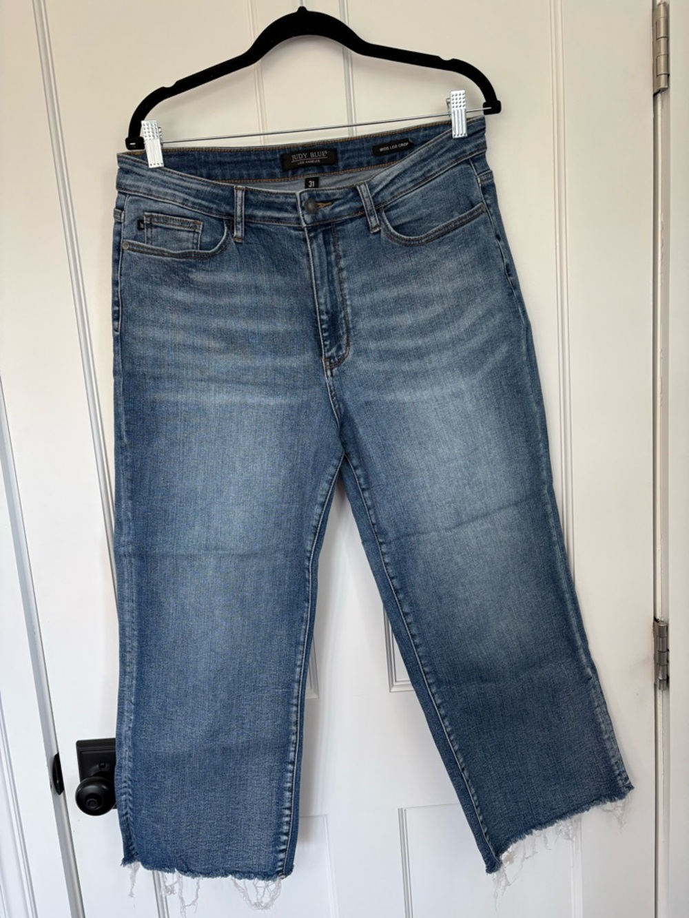 Judy Blue Light Blue Cropped Raw-Hem Jeans
